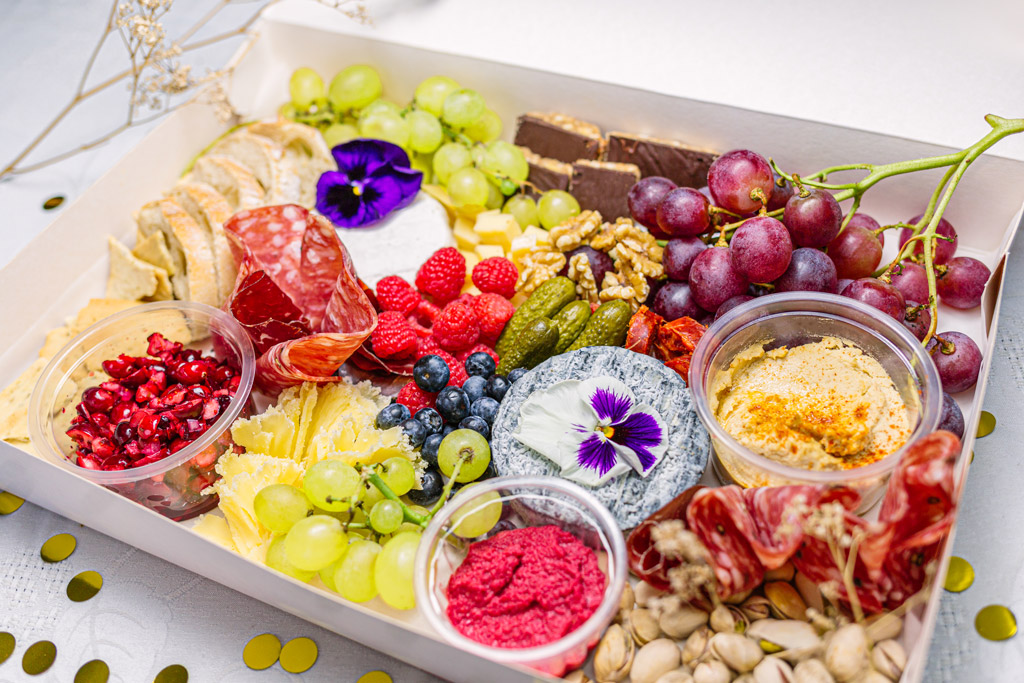Boîte de snacking fromage et charcuterie grande